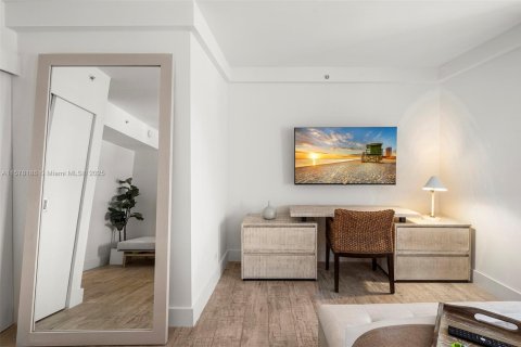 Condo in Miami Beach, Florida, 2 bedrooms  № 2022962 - photo 20