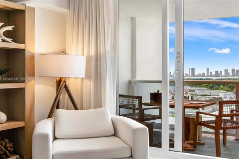 Condo in Miami Beach, Florida, 2 bedrooms  № 2022962 - photo 7