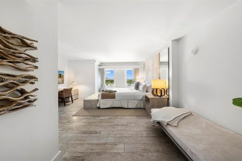 Condo in Miami Beach, Florida, 2 bedrooms  № 2022962 - photo 17