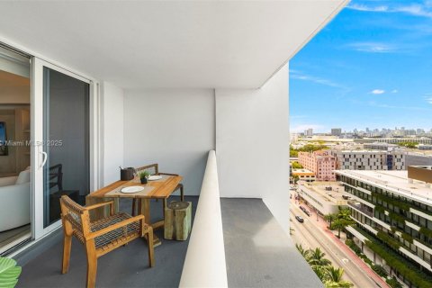 Condo in Miami Beach, Florida, 2 bedrooms  № 2022962 - photo 8