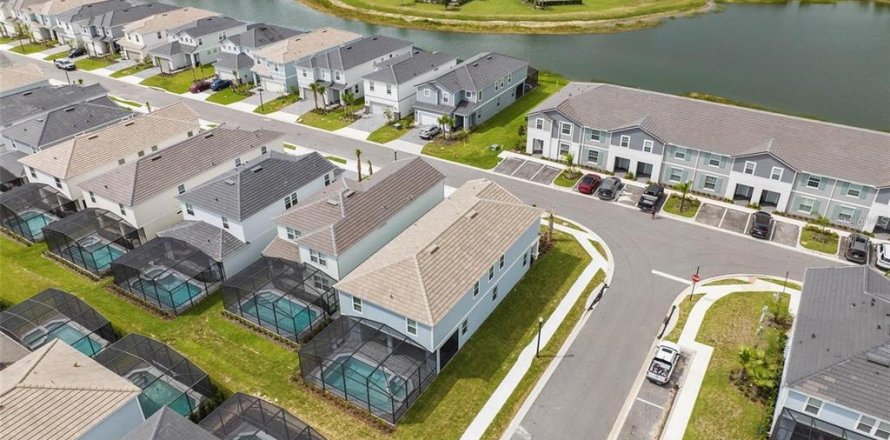 Villa ou maison à Davenport, Floride 7 chambres, 293.01 m2 № 1658438