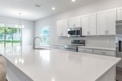 House in Auburndale, Florida 4 bedrooms, 188.5 sq.m. № 2220814 - photo 7