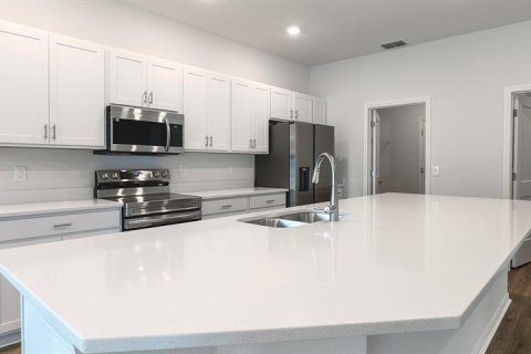 House in Auburndale, Florida 4 bedrooms, 188.5 sq.m. № 2220814 - photo 6