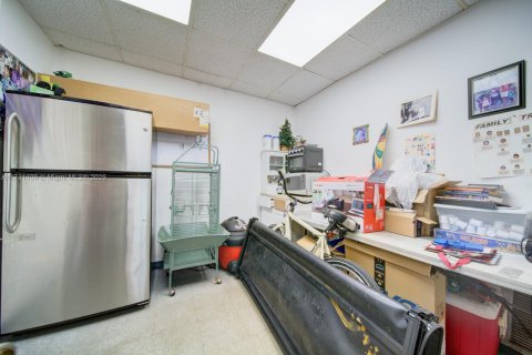 Propiedad comercial en venta en Oakland Park, Florida № 1958104 - foto 4