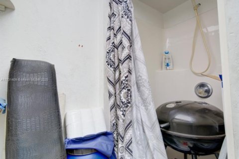 Propiedad comercial en venta en Oakland Park, Florida № 1958104 - foto 5