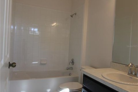 House in Winter Garden, Florida 4 bedrooms, 229.38 sq.m. № 1651088 - photo 8