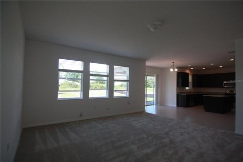 House in Winter Garden, Florida 4 bedrooms, 229.38 sq.m. № 1651088 - photo 11