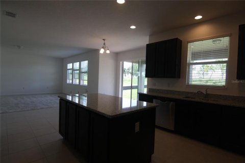 House in Winter Garden, Florida 4 bedrooms, 229.38 sq.m. № 1651088 - photo 10