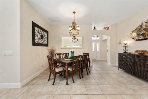 House in The Villages, Florida 3 bedrooms, 227.05 sq.m. № 1898972 - photo 21