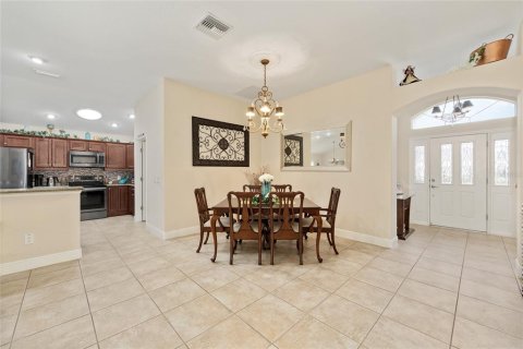House in The Villages, Florida 3 bedrooms, 227.05 sq.m. № 1898972 - photo 10