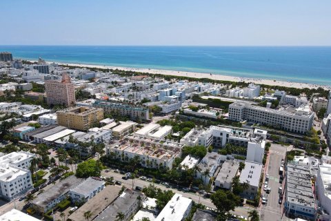 Condo in Miami Beach, Florida, 1 bedroom  № 1794392 - photo 18