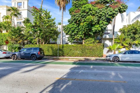 Condo in Miami Beach, Florida, 1 bedroom  № 1794392 - photo 21