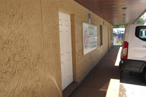 Commercial property in Auburndale, Florida 250.84 sq.m. № 2212767 - photo 8