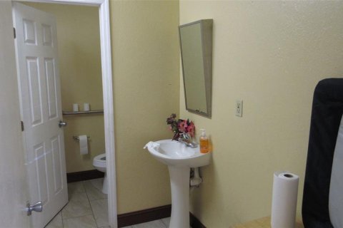 Commercial property in Auburndale, Florida 250.84 sq.m. № 2212767 - photo 26