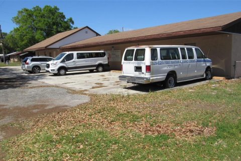 Commercial property in Auburndale, Florida 250.84 sq.m. № 2212767 - photo 2