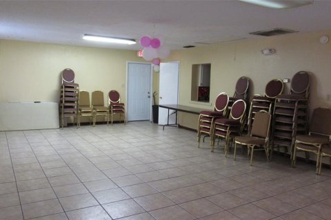 Commercial property in Auburndale, Florida 250.84 sq.m. № 2212767 - photo 21