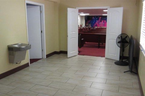 Commercial property in Auburndale, Florida 250.84 sq.m. № 2212767 - photo 20