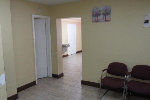 Commercial property in Auburndale, Florida 250.84 sq.m. № 2212767 - photo 24