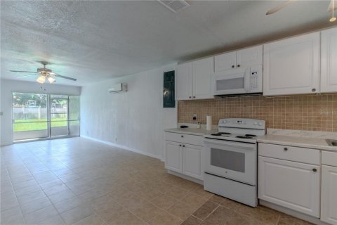 Casa en venta en Winter Haven, Florida, 3 dormitorios, 123.84 m2 № 1899801 - foto 8