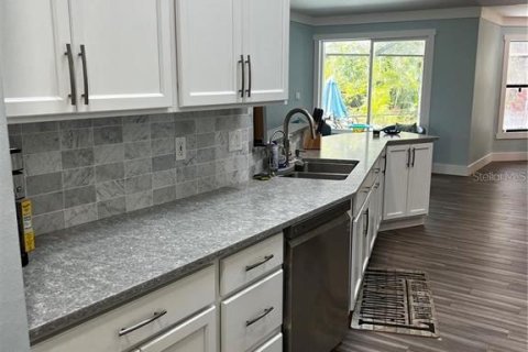 House in Sarasota, Florida 3 bedrooms, 168.62 sq.m. № 1810090 - photo 24