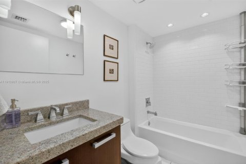 Condominio en venta en Miami, Florida, 2 dormitorios, 90.3 m2 № 2013241 - foto 26