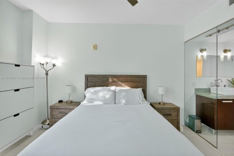 Condominio en venta en Miami, Florida, 2 dormitorios, 90.3 m2 № 2013241 - foto 20
