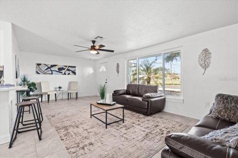 Casa en alquiler en Englewood, Florida, 2 dormitorios, 107.02 m2 № 1872831 - foto 9