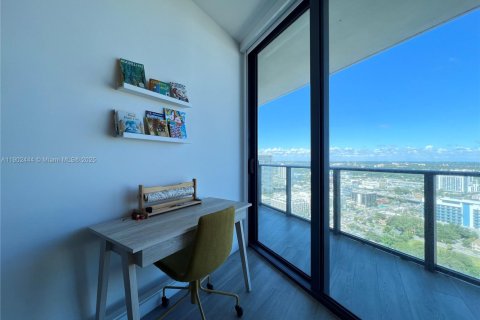 Condo in Miami, Florida, 2 bedrooms  № 1953861 - photo 23