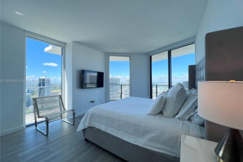 Condo in Miami, Florida, 2 bedrooms  № 1953861 - photo 17