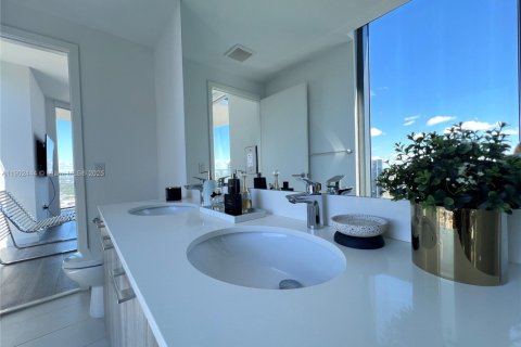 Condo in Miami, Florida, 2 bedrooms  № 1953861 - photo 20