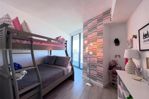Condo in Miami, Florida, 2 bedrooms  № 1953861 - photo 21