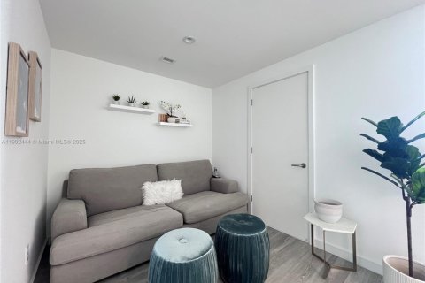 Condo in Miami, Florida, 2 bedrooms  № 1953861 - photo 8