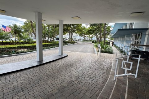 Copropriété à louer à Miami Beach, Floride: 2 chambres, 102.19 m2 № 1965612 - photo 14