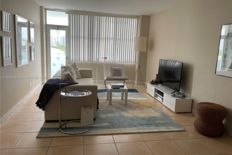 Copropriété à louer à Miami Beach, Floride: 2 chambres, 102.19 m2 № 1965612 - photo 4