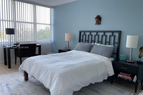 Copropriété à louer à Miami Beach, Floride: 2 chambres, 102.19 m2 № 1965612 - photo 8