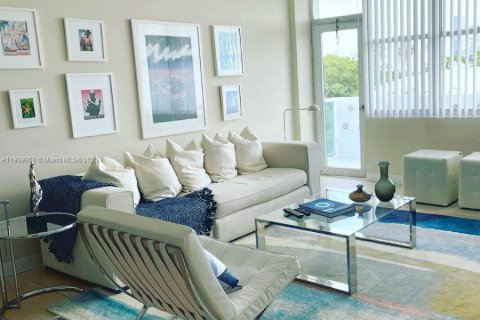 Copropriété à louer à Miami Beach, Floride: 2 chambres, 102.19 m2 № 1965612 - photo 2