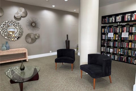 Copropriété à louer à Miami Beach, Floride: 2 chambres, 102.19 m2 № 1965612 - photo 12