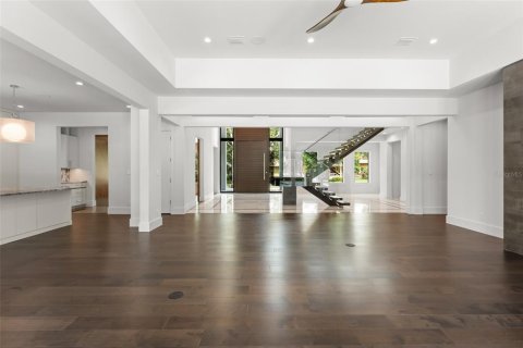 House in Windermere, Florida 5 bedrooms, 556.76 sq.m. № 2354899 - photo 16