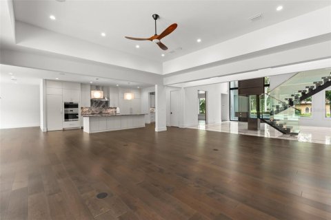 House in Windermere, Florida 5 bedrooms, 556.76 sq.m. № 2354899 - photo 8