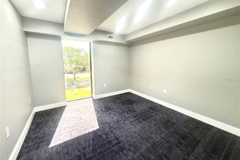 Commercial property in Clearwater, Florida 753.9 sq.m. № 1919320 - photo 5