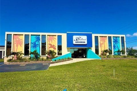 Commercial property in Clearwater, Florida 753.9 sq.m. № 1919320 - photo 1
