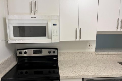 Condominio en alquiler en Miami, Florida, 2 dormitorios, 89.65 m2 № 1983536 - foto 16
