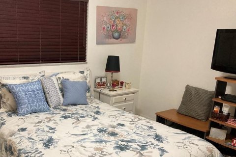 Condo in Miami, Florida, 2 bedrooms  № 1983536 - photo 10