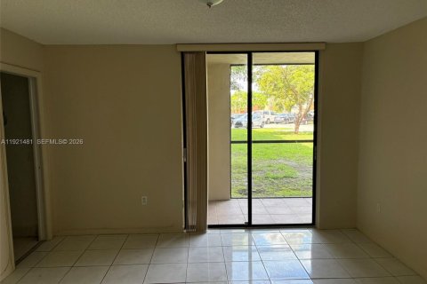 Condominio en alquiler en Miami, Florida, 2 dormitorios, 89.65 m2 № 1983536 - foto 18