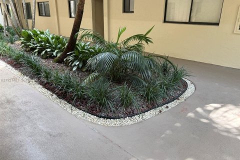 Condominio en alquiler en Miami, Florida, 2 dormitorios, 89.65 m2 № 1983536 - foto 22