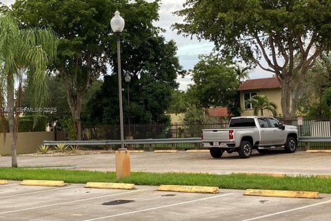 Condo in Miami, Florida, 2 bedrooms  № 1983536 - photo 14