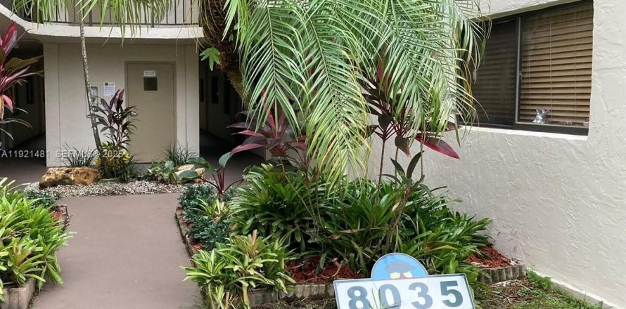 Condo in Miami, Florida, 2 bedrooms  № 1983536