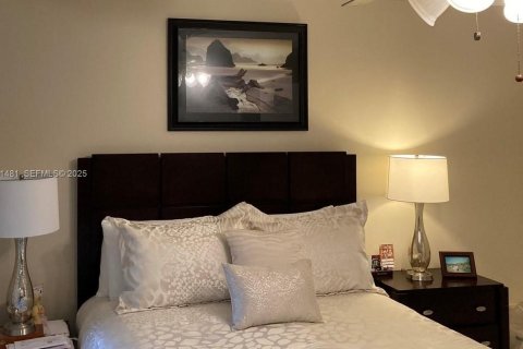 Condo in Miami, Florida, 2 bedrooms  № 1983536 - photo 6