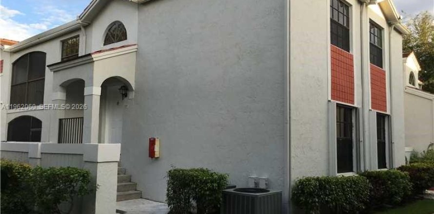 Condo à Pembroke Pines, Floride, 2 chambres  № 2024803