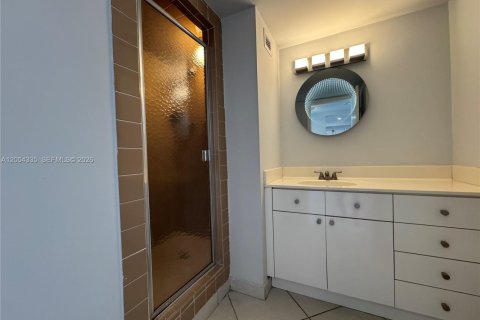 Apartment in Aventura, Florida 1 bedroom, 93.37 sq.m. № 2170509 - photo 9
